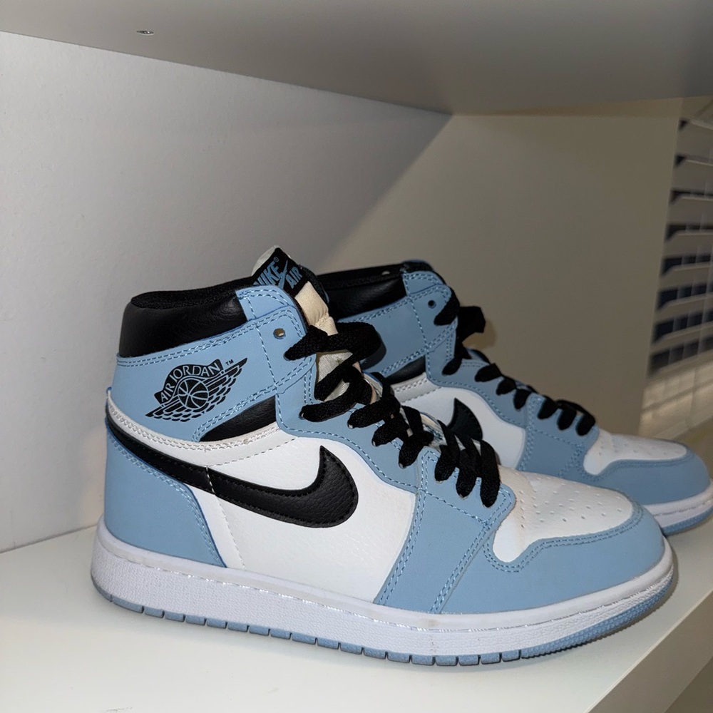 Nike Air Jordan 1 High-Top Sneakers ‘University Blue’